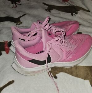 Nike Women's Vibrant Pink Athletic Sneakets Size 11